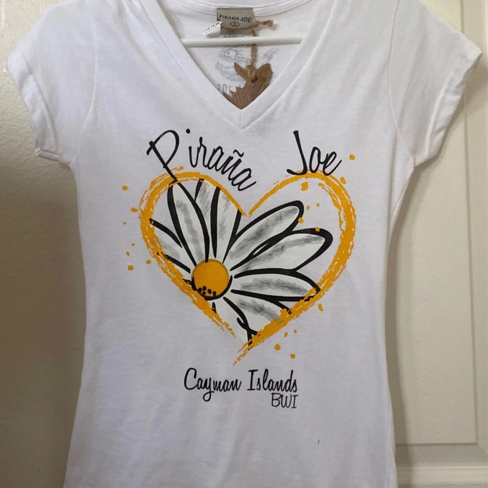 White Piraña Joe top